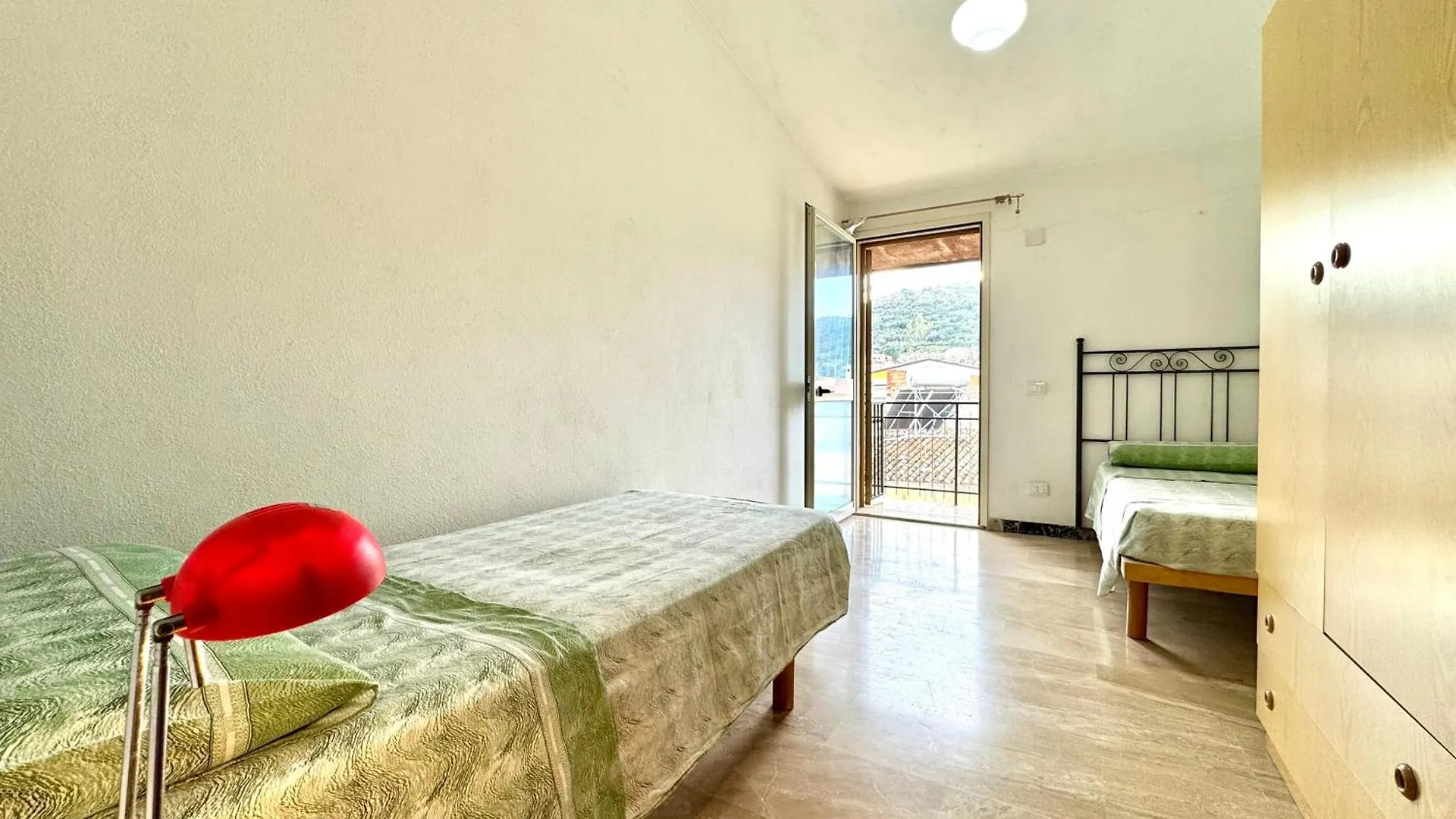 Central Apartment 바리사르도 이탈리아